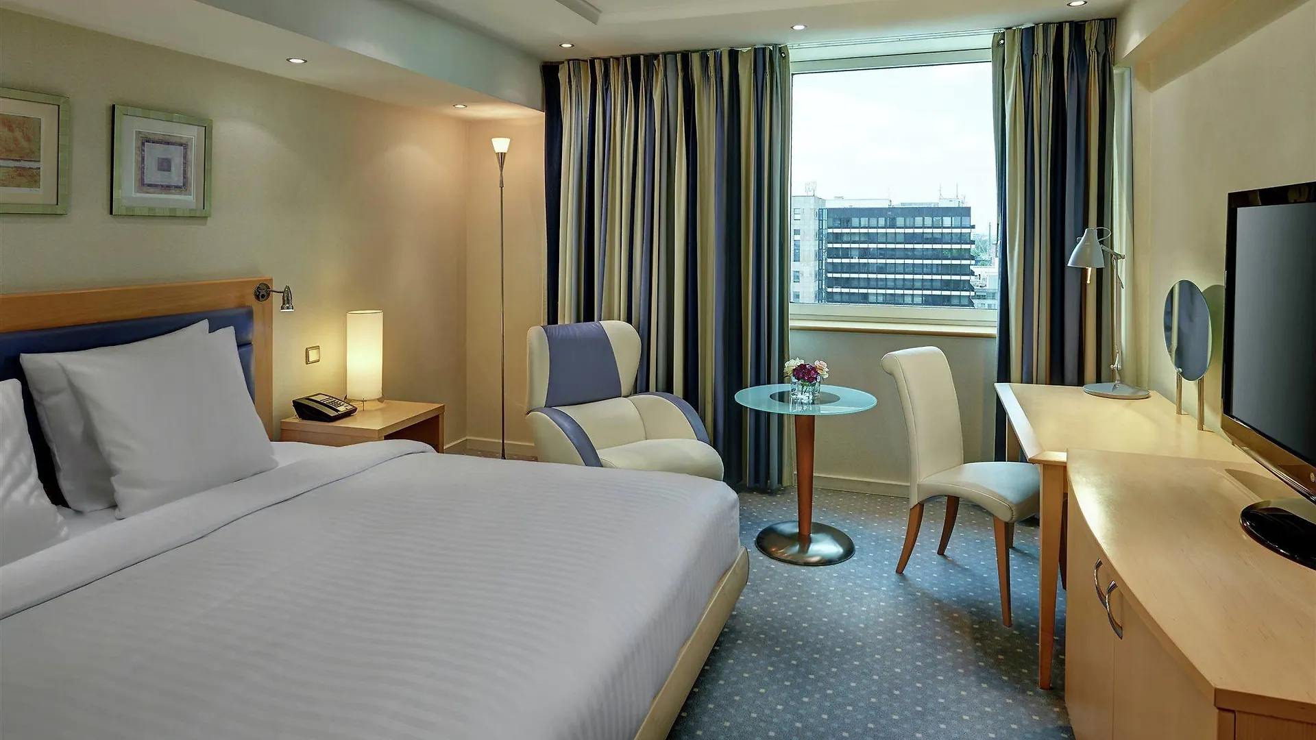 Hotel Hampton By Hilton Duesseldorf City Centre