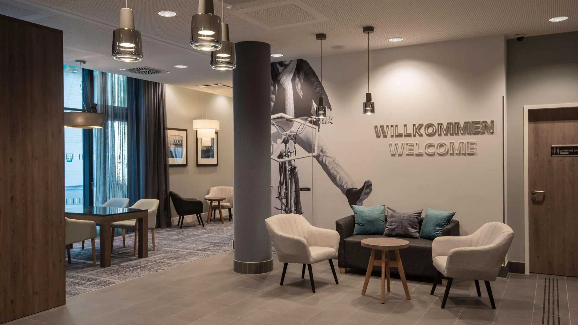 Hampton By Hilton Duesseldorf City Centre 3*, Düsseldorf